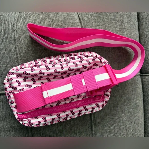 Bioworld Hello Kitty Pink and White Kids Crossbody Bag - Picture 3 of 16